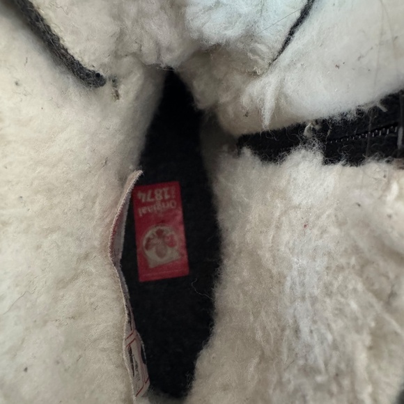 Boots - Picture 6 of 6